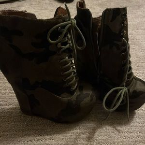 Wedge boots combat